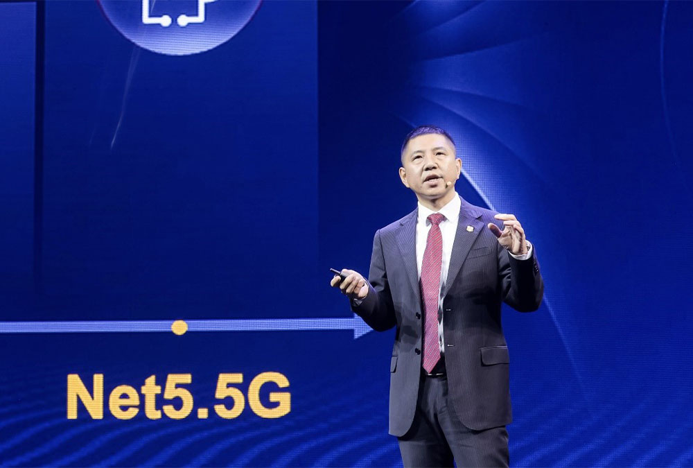 Leon Wang, President of Huawei's Data Communications Product Line, delivering a speech